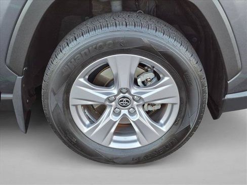 Used 2023 Toyota RAV4 XLE FWD image 22