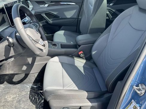 New 2026 Volkswagen Tiguan SE R-Line AWD/4WD image 14