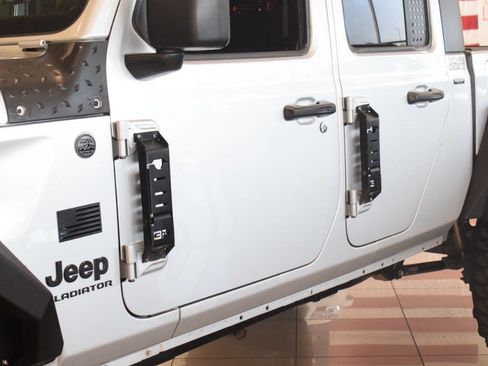 Used 2022 Jeep Gladiator Sport AWD/4WD image 18