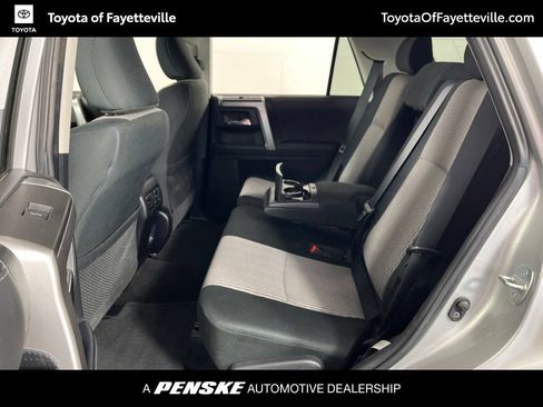 Used 2020 Toyota 4Runner SR5 AWD/4WD image 26