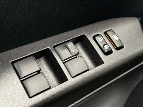 Used 2016 Toyota RAV4 XLE image 28