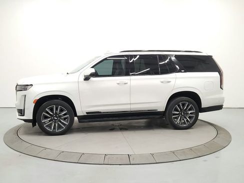 Used 2024 Cadillac Escalade Sport RWD image 4