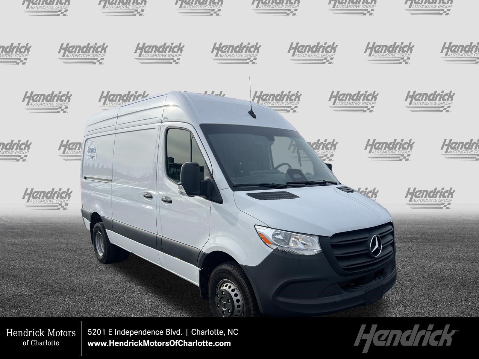 Used 2025 Mercedes-Benz Sprinter 3500 image 1