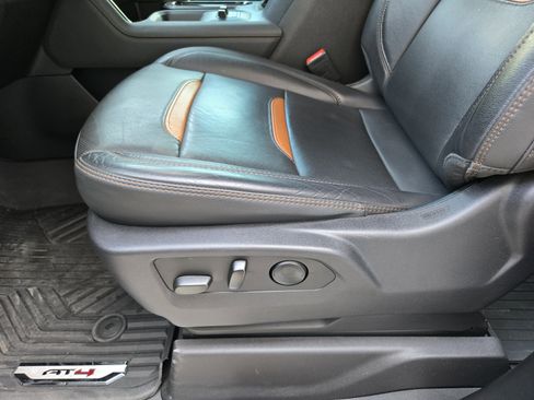 Used 2024 GMC Sierra 2500 AT4 w/ AT4 Premium Plus Package image 18