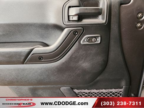 Used 2017 Jeep Wrangler Unlimited Sahara image 15