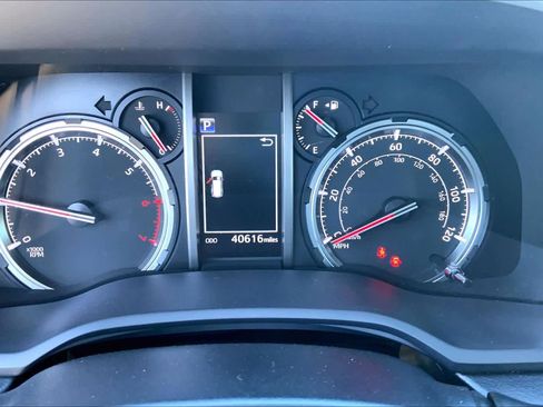 Used 2024 Toyota 4Runner TRD Off-Road image 25