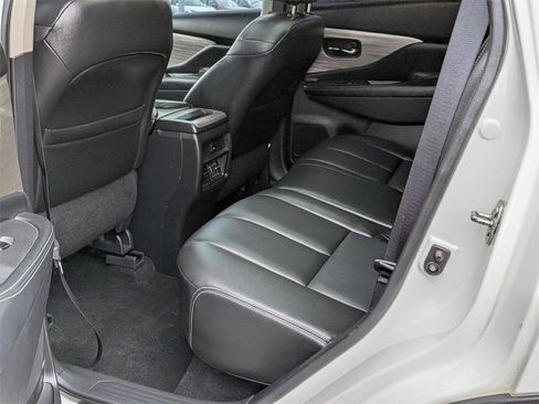 Used 2017 Nissan Murano SV w/ Premium Plus Package image 18