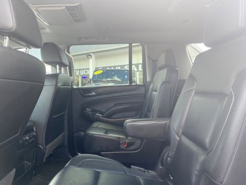 Used 2017 Chevrolet Suburban LT w/ LT Signature Package AWD/4WD image 18