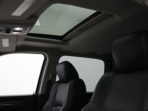 Used 2017 RAM 1500 Laramie w/ Convenience Group AWD/4WD image 5