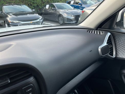 Used 2025 Kia Soul LX w/ LX Technology Package image 35