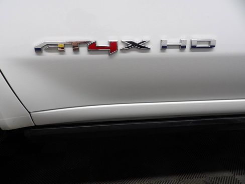 Used 2025 GMC Sierra 2500 AT4X image 52