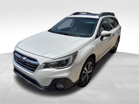 Used 2018 Subaru Outback 3.6R Limited AWD/4WD image 3
