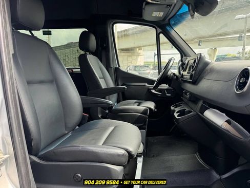 Used 2020 Mercedes-Benz Sprinter 2500 image 27