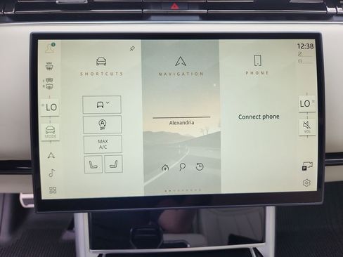 New 2025 Land Rover Range Rover SE AWD/4WD image 17