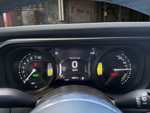 Used 2024 Jeep Wrangler High Altitude AWD/4WD image 20