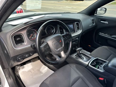 Used 2021 Dodge Charger SXT image 11