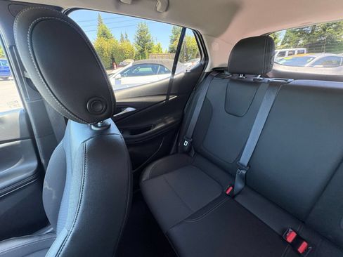 Used 2025 Buick Encore GX Preferred FWD image 38