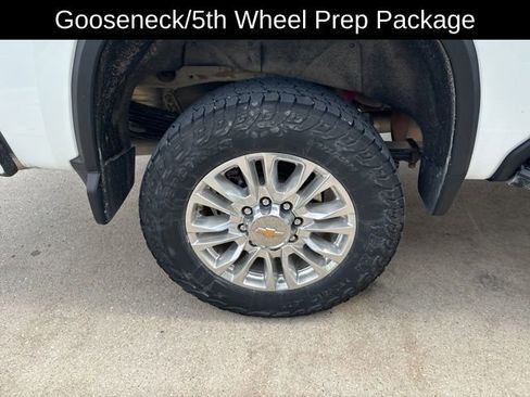 Used 2021 Chevrolet Silverado 2500 High Country w/ Z71 Off-Road Package AWD/4WD image 10