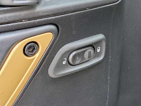 Used 2014 Jeep Wrangler Unlimited Sahara image 17