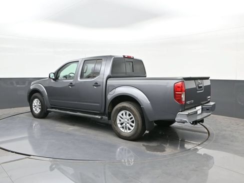 Used 2018 Nissan Frontier SV AWD/4WD image 5