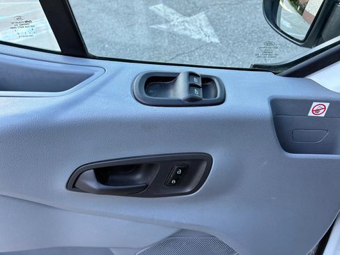 Used 2019 Ford Transit 250 130 Medium Roof RWD image 27