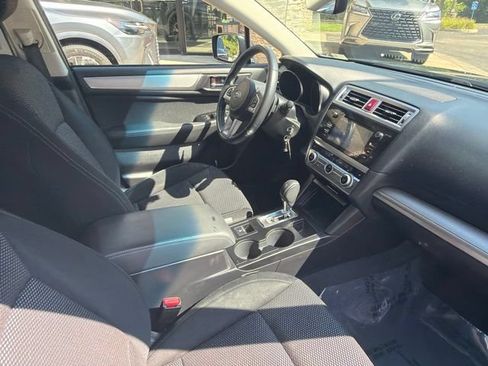 Used 2017 Subaru Outback 2.5i Premium AWD/4WD image 24