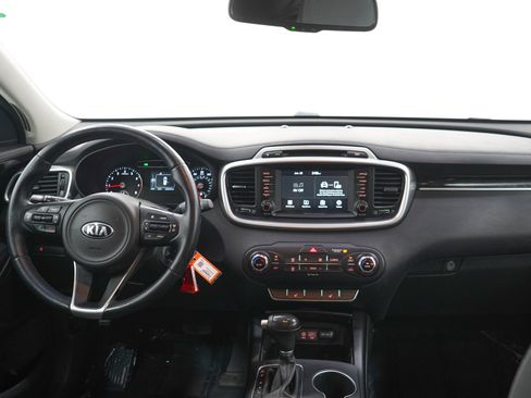 Used 2017 Kia Sorento AWD w/ LX Convenience Package image 13
