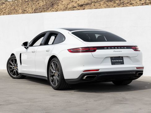 Certified 2020 Porsche Panamera image 3
