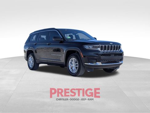 Used 2025 Jeep Grand Cherokee L Laredo RWD image 5