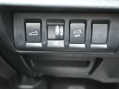 Used 2025 Subaru Outback Premium AWD/4WD image 24