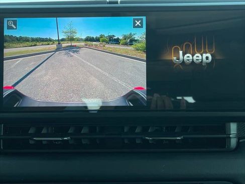 Certified 2025 Jeep Gladiator Rubicon w/ Convenience Group AWD/4WD image 70