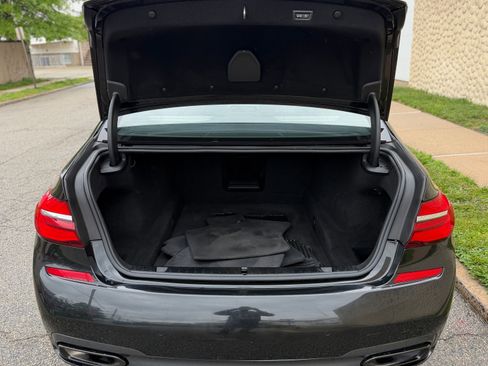 Used 2019 BMW 740i xDrive w/ M Sport Package AWD/4WD image 12