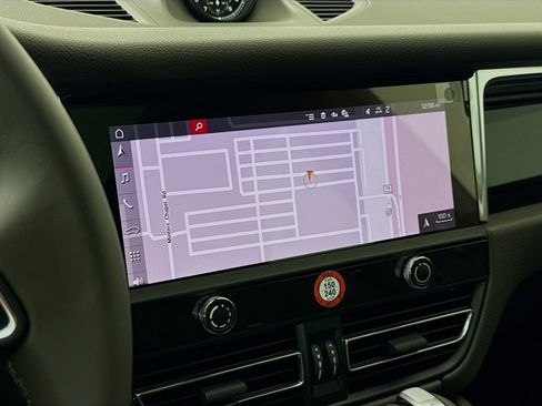 New 2026 Porsche Macan image 19