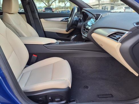 Certified 2023 Cadillac CT5 Luxury w/ Cold Weather Package image 9