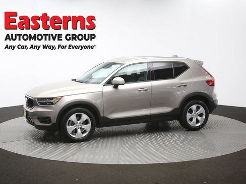 Used 2022 Volvo XC40 T4 Momentum FWD image 59