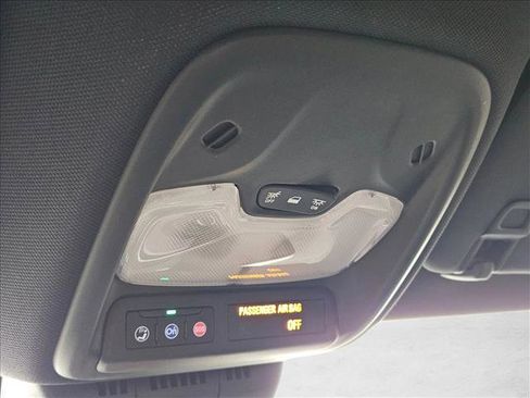 Used 2025 Chevrolet Colorado Trail Boss AWD/4WD image 12