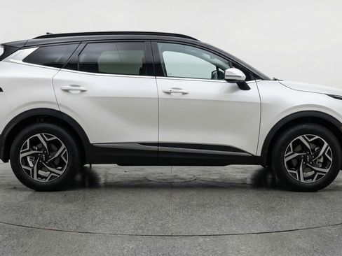 Used 2025 Kia Sportage LX FWD image 11