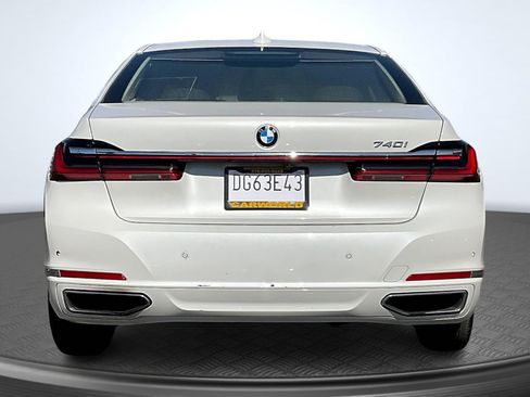 Used 2021 BMW 740i RWD image 4
