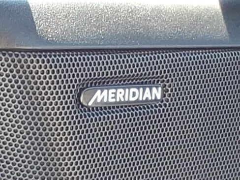 Used 2025 Land Rover Range Rover SE image 15