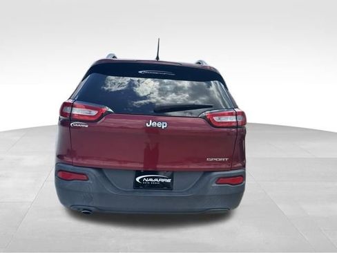 Used 2015 Jeep Cherokee Sport FWD image 8