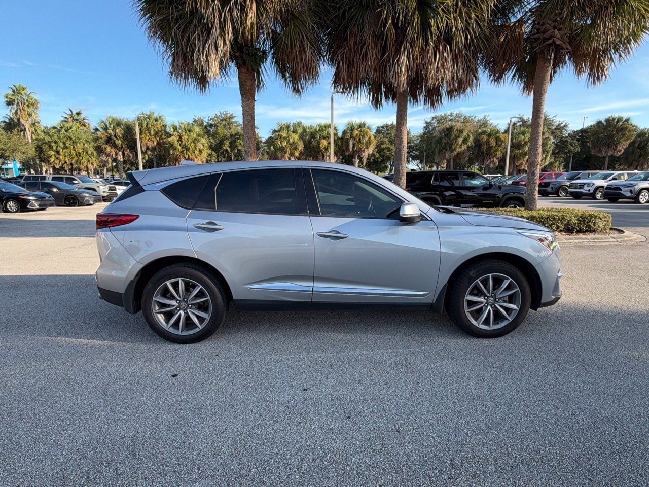 Used 2019 Acura RDX w/ Technology Package FWD image 4