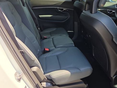 Used 2020 Volvo XC90 T6 Momentum w/ Protection Package Premier AWD/4WD image 17