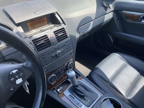Used 2010 Mercedes-Benz C 300 Sedan image 7