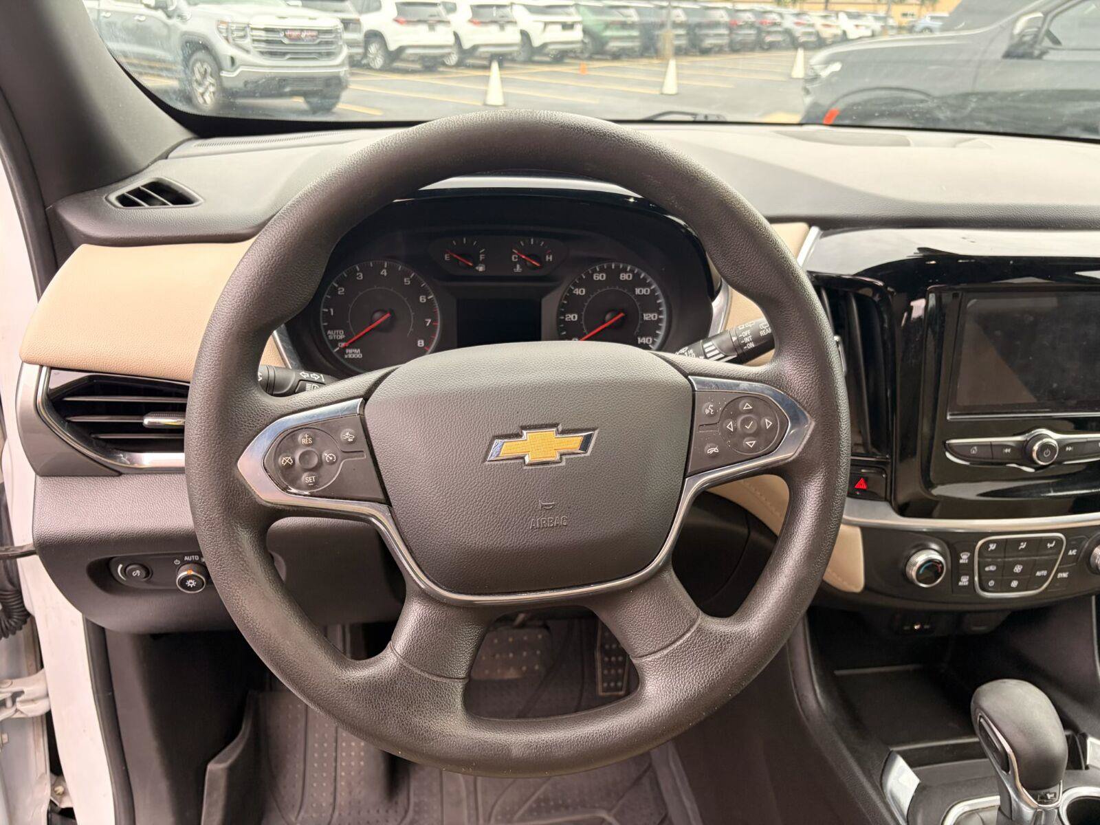Used 2022 Chevrolet Traverse LS FWD image 11