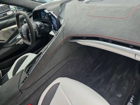 Used 2023 Chevrolet Corvette Stingray Premium Cpe w/ Z51 Performance Package RWD image 19