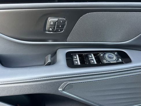 New 2026 Lincoln Nautilus Premier image 13