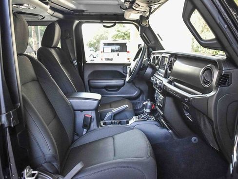 Used 2021 Jeep Wrangler Willys image 15