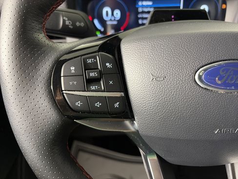 Used 2025 Ford Explorer ST-Line w/ ST-Line Street Pack image 15