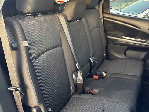 Used 2018 Dodge Journey SE w/ Blacktop Package FWD image 13