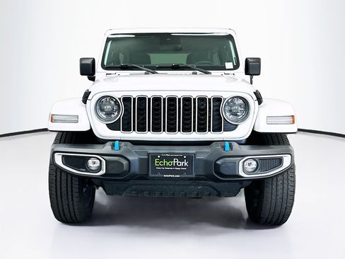 Used 2024 Jeep Wrangler Unlimited Sahara AWD/4WD image 2